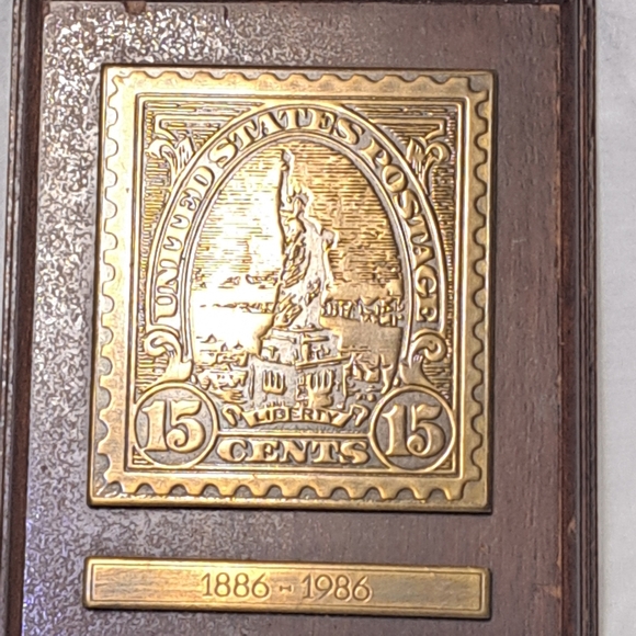 1986 15 Cent Stamp Plaque US Postal Service 1985 Avon 1886-1885 - Picture 3 of 5